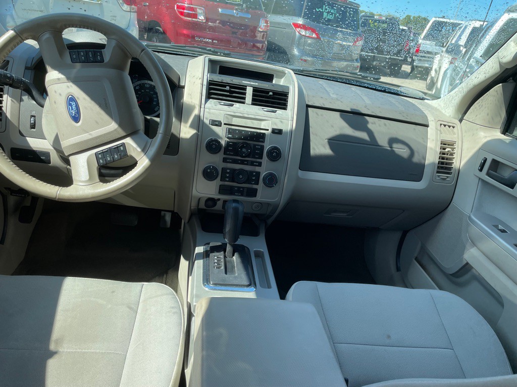 2010 Ford Escape Image 10