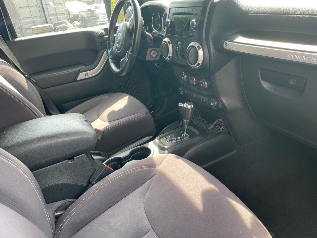 2013 Jeep Wrangler Unlimited Image 10