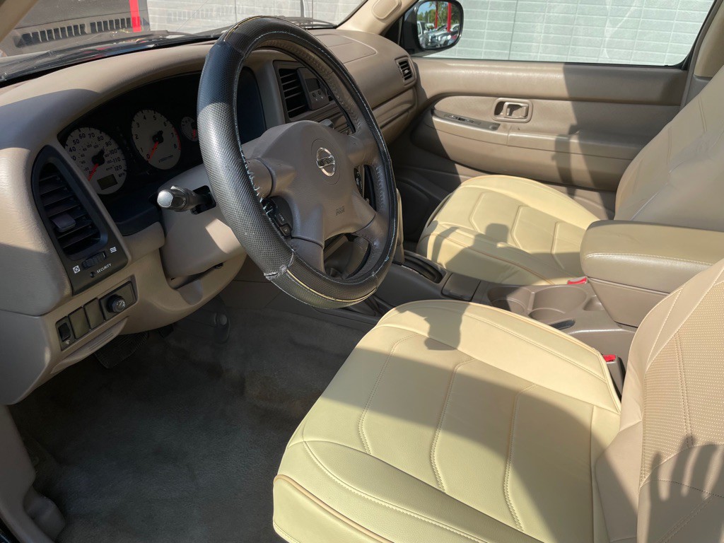 2004 Nissan Pathfinder Image 8