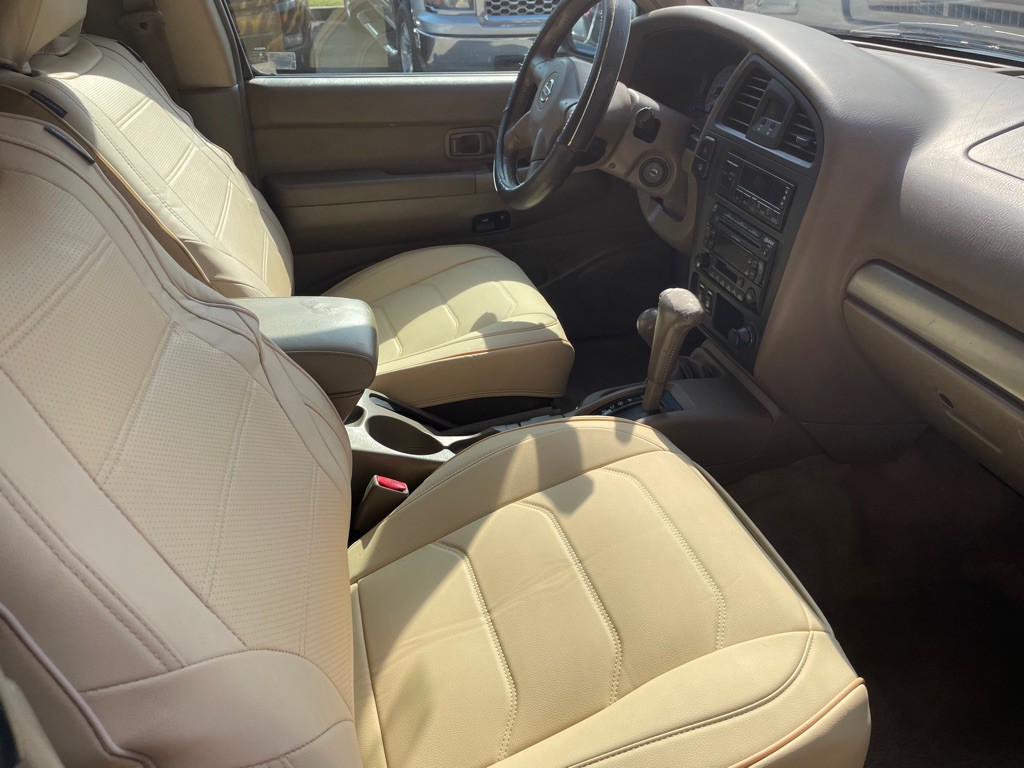2004 Nissan Pathfinder Image 10