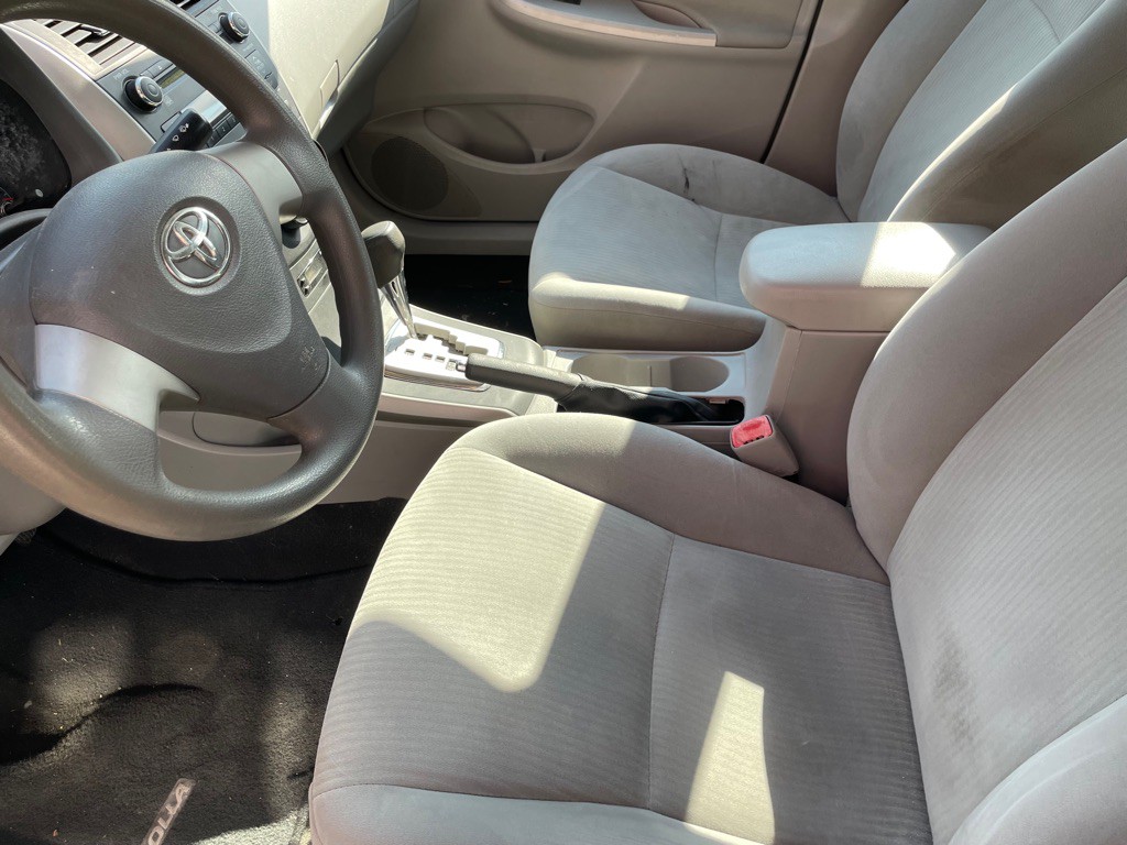 2010 Toyota Corolla Image 8