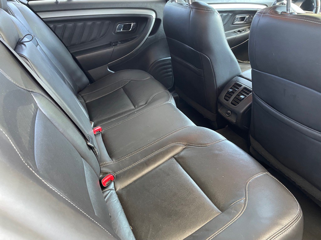2015 Ford Taurus Image 9