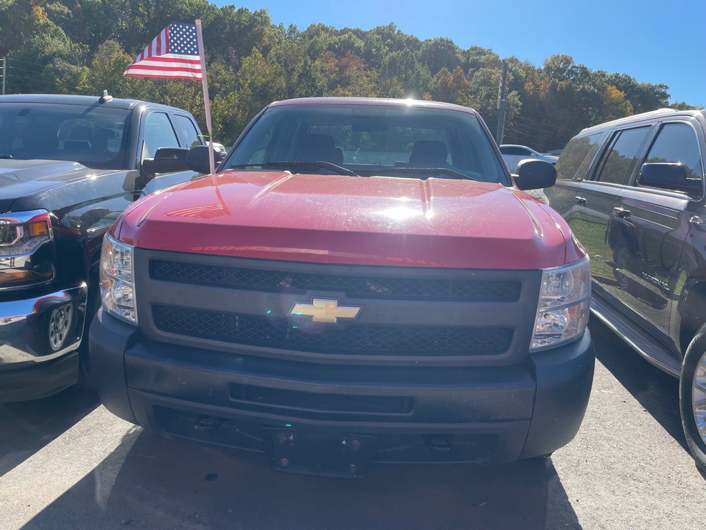 2011 Chevrolet Silverado 1500 Image 2