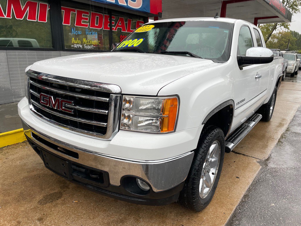 2012 GMC Sierra Image 2