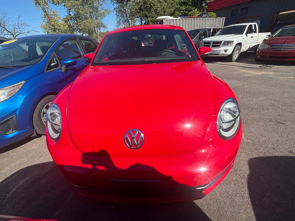 2012 Volkswagen Beetle Image 5