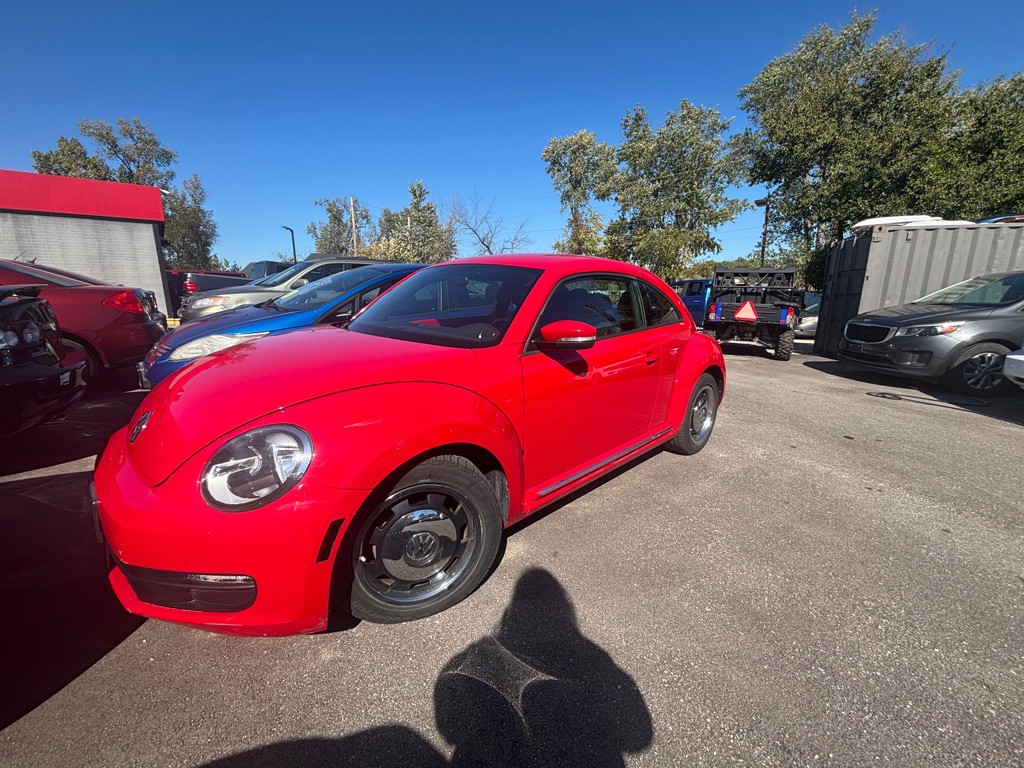 2012 Volkswagen Beetle Image 6