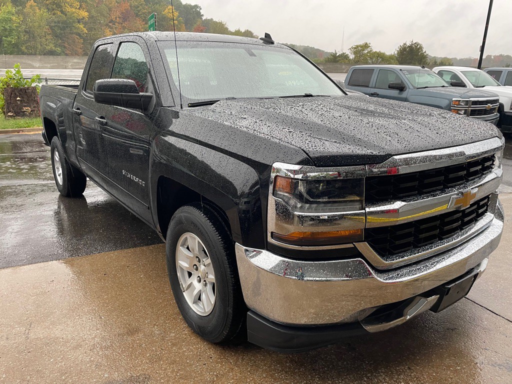 2018 Chevrolet Silverado 1500 Image 2