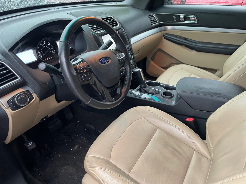 2016 Ford Explorer Image 4