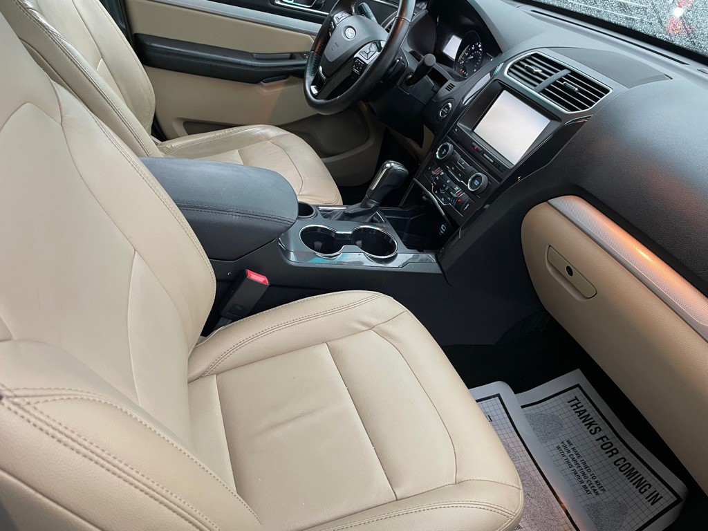 2016 Ford Explorer Image 6