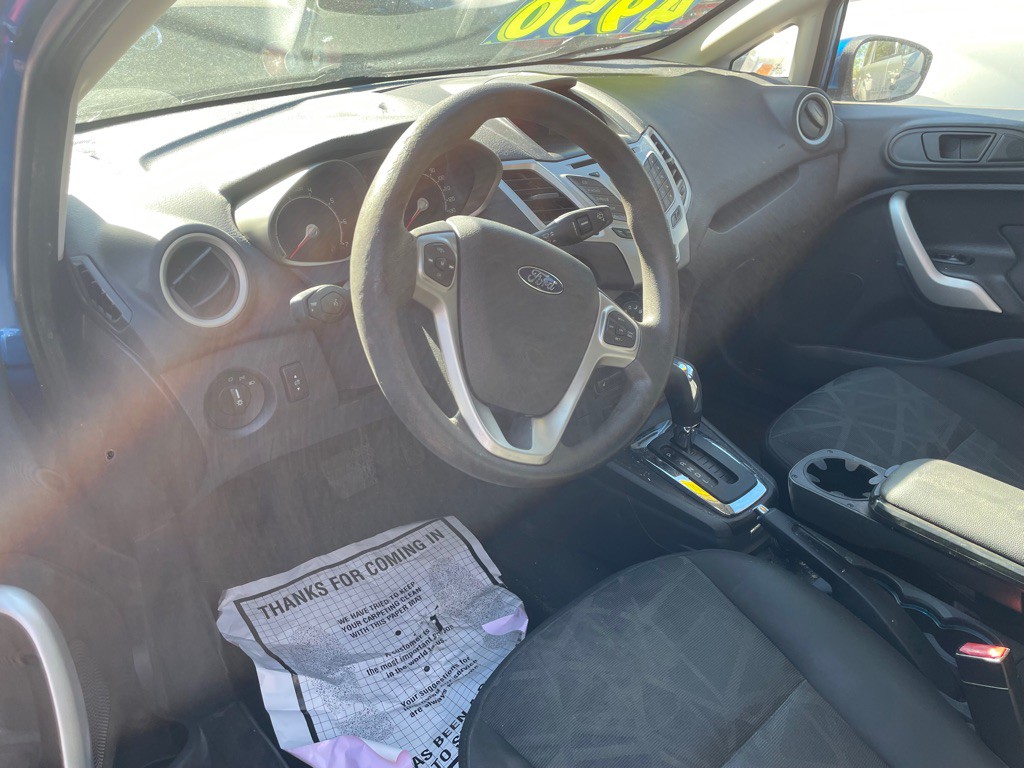 2011 Ford Fiesta Image 4