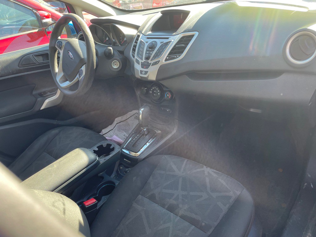 2011 Ford Fiesta Image 6
