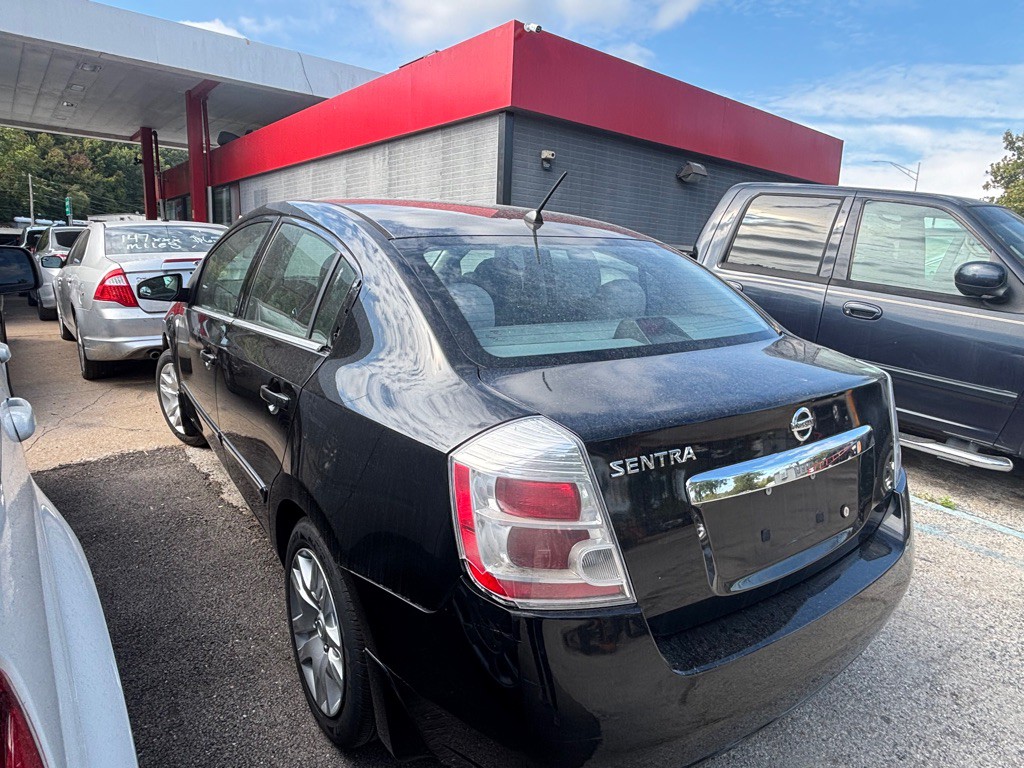 2010 Nissan Sentra Image 5