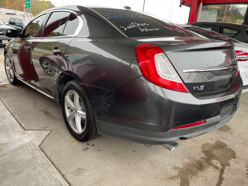 2016 Lincoln MKS Image 4