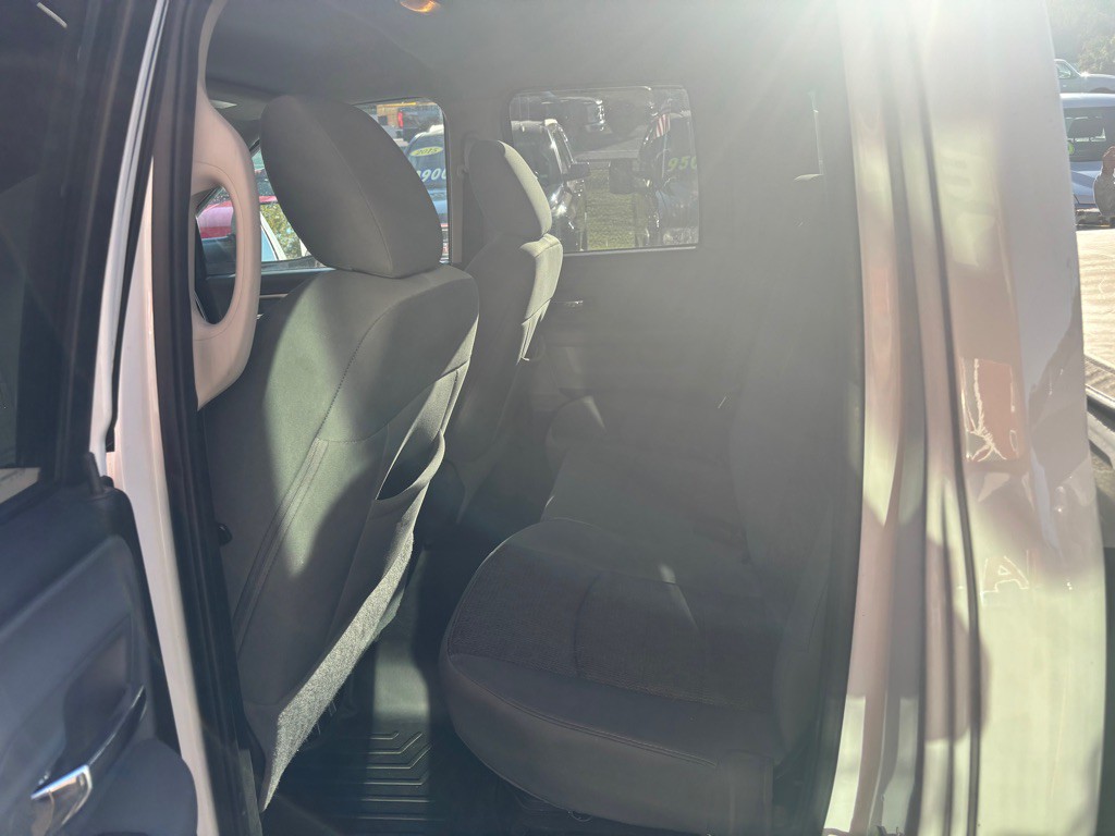 2015 RAM 1500 Image 4