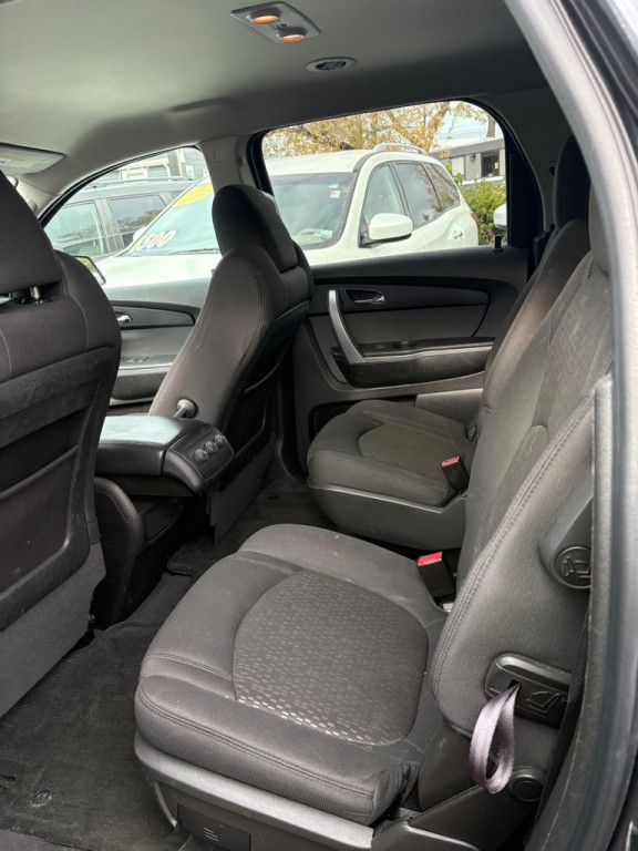 2012 GMC Acadia Image 8