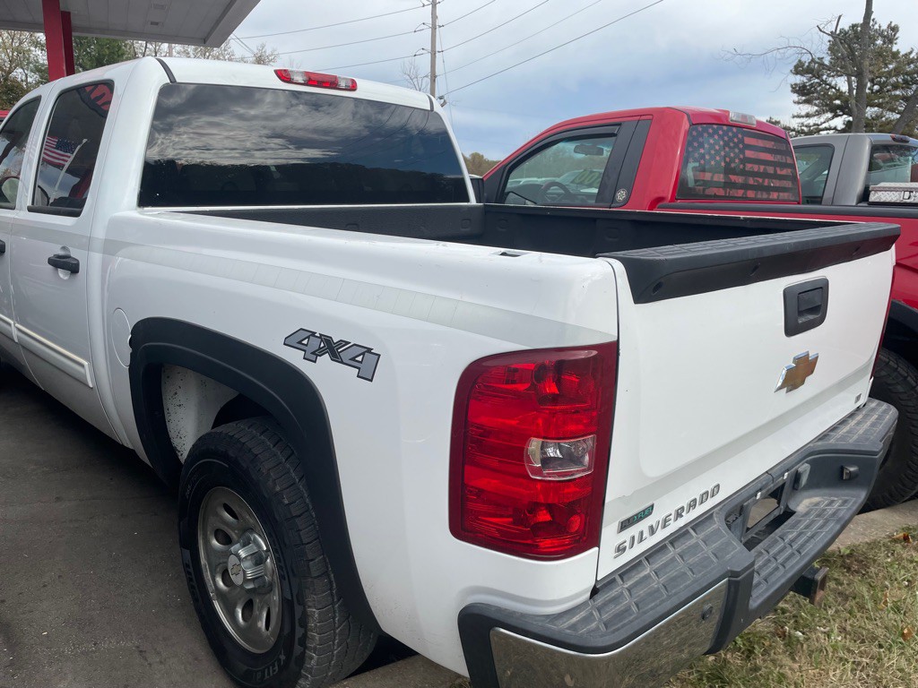 2011 Chevrolet Silverado 1500 Image 3