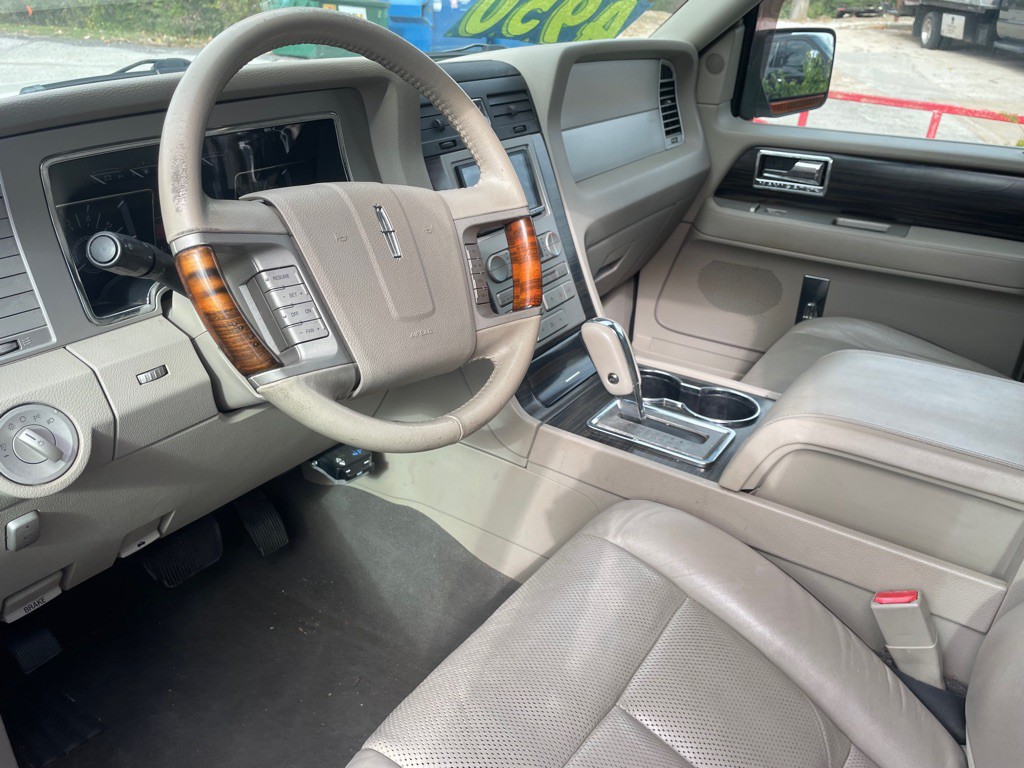 2007 Lincoln Navigator Image 6