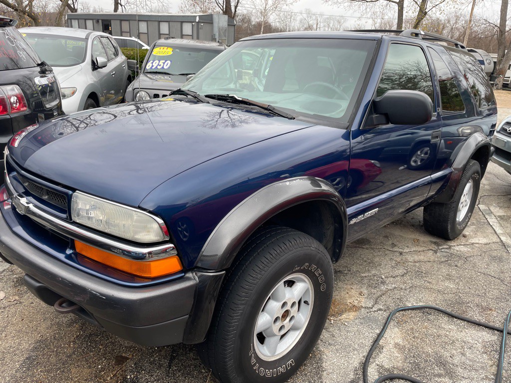 2001 Chevrolet Blazer Image 1
