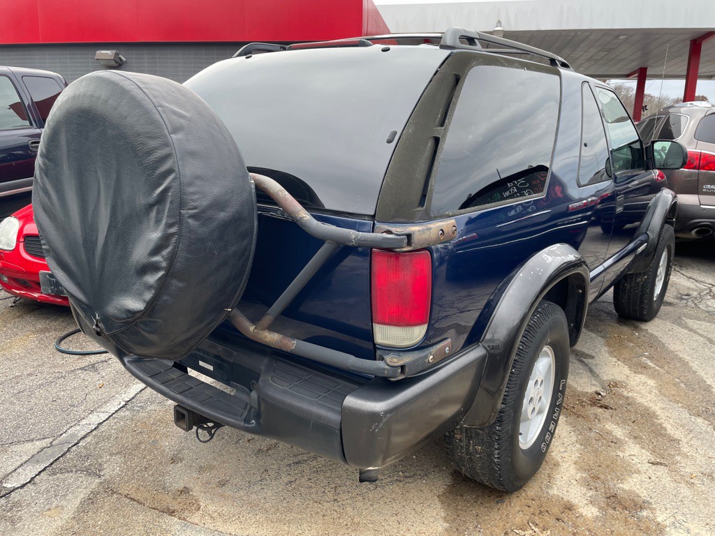 2001 Chevrolet Blazer Image 4