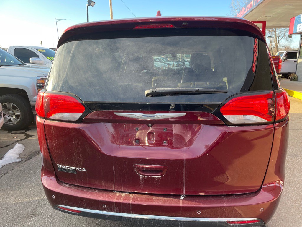 2017 Chrysler Pacifica Image 5