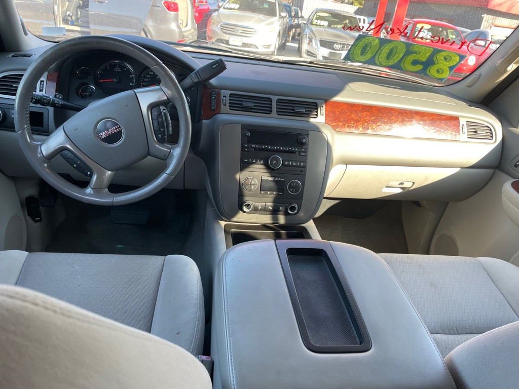 2009 GMC Yukon Image 8