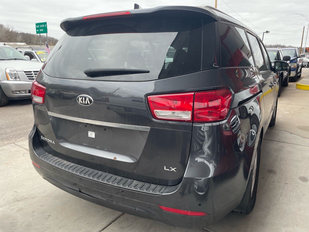 2018 Kia Sedona Image 5