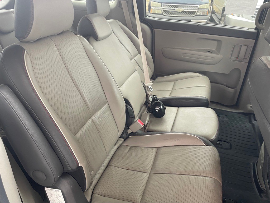 2018 Kia Sedona Image 12