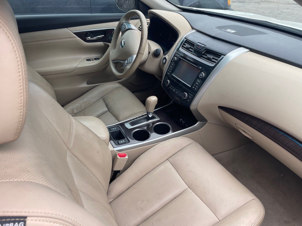 2014 Nissan Altima Image 8