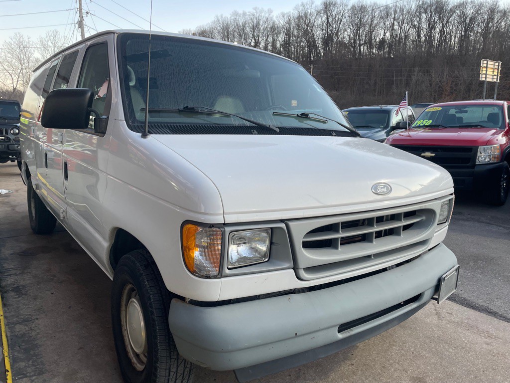 2001 Ford Econoline Image 4