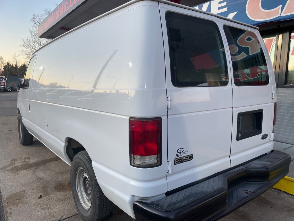 2001 Ford Econoline Image 8