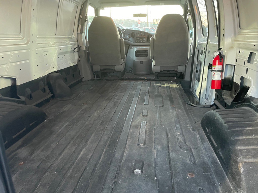 2001 Ford Econoline Image 12