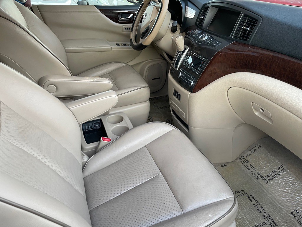 2013 Nissan Quest Image 10