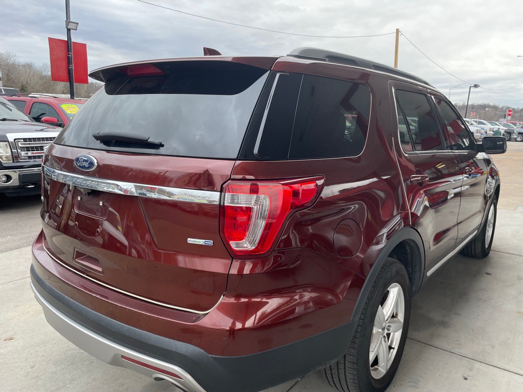 2016 Ford Explorer Image 5