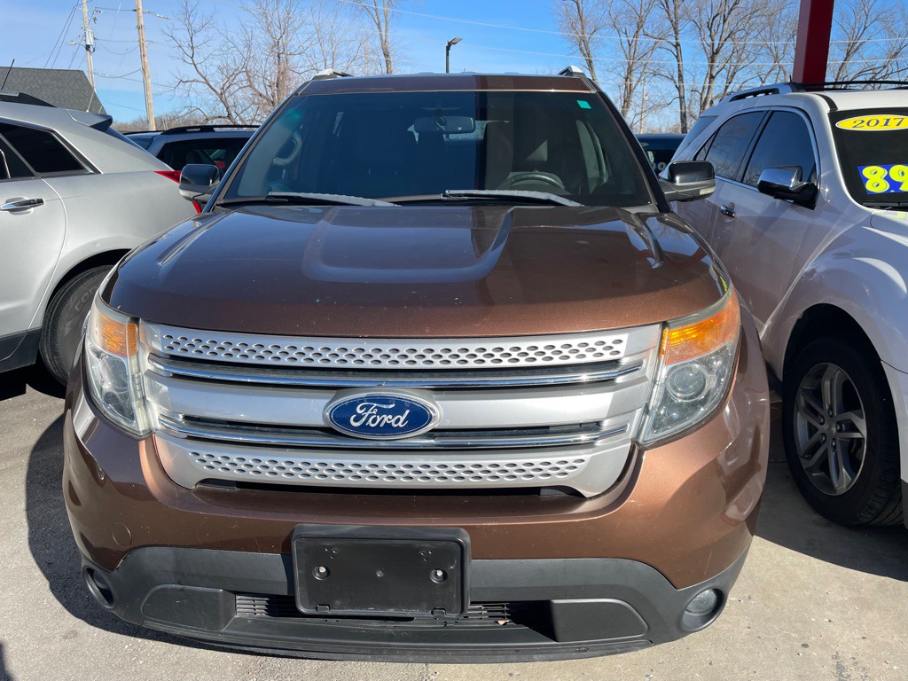 2011 Ford Explorer Image 2