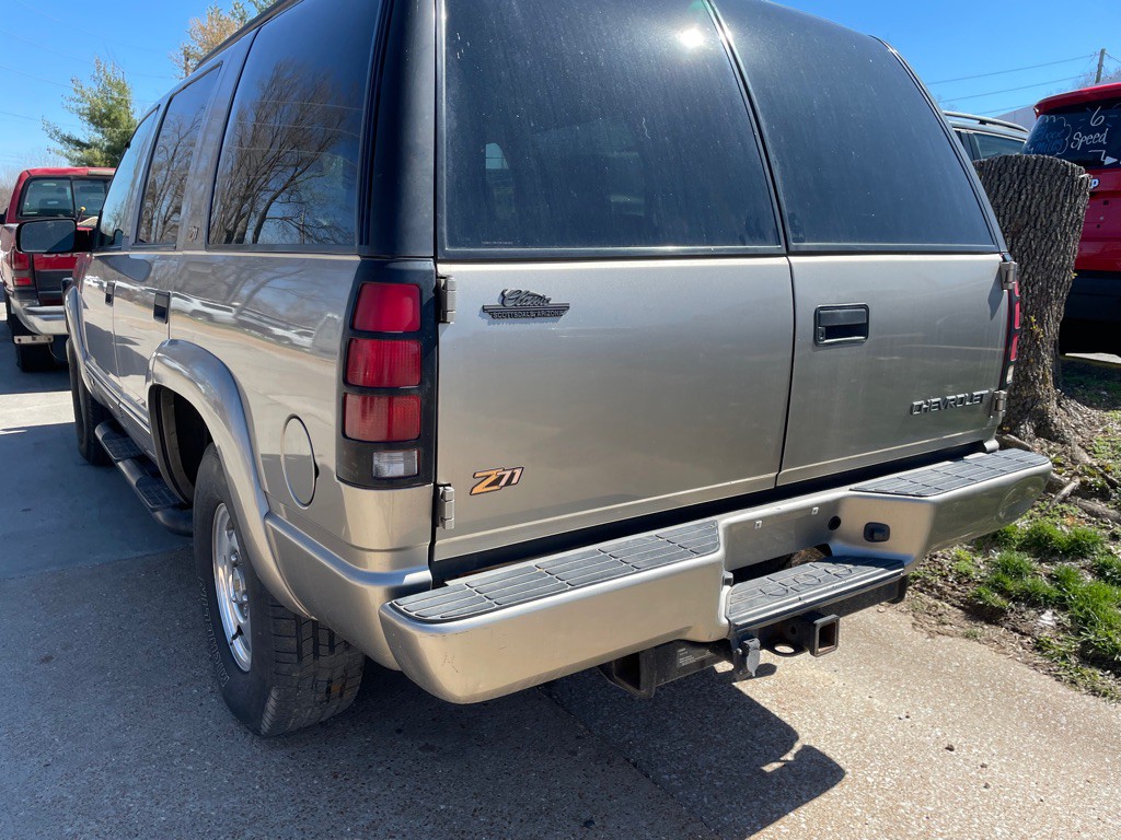 2000 Chevrolet Tahoe Image 4