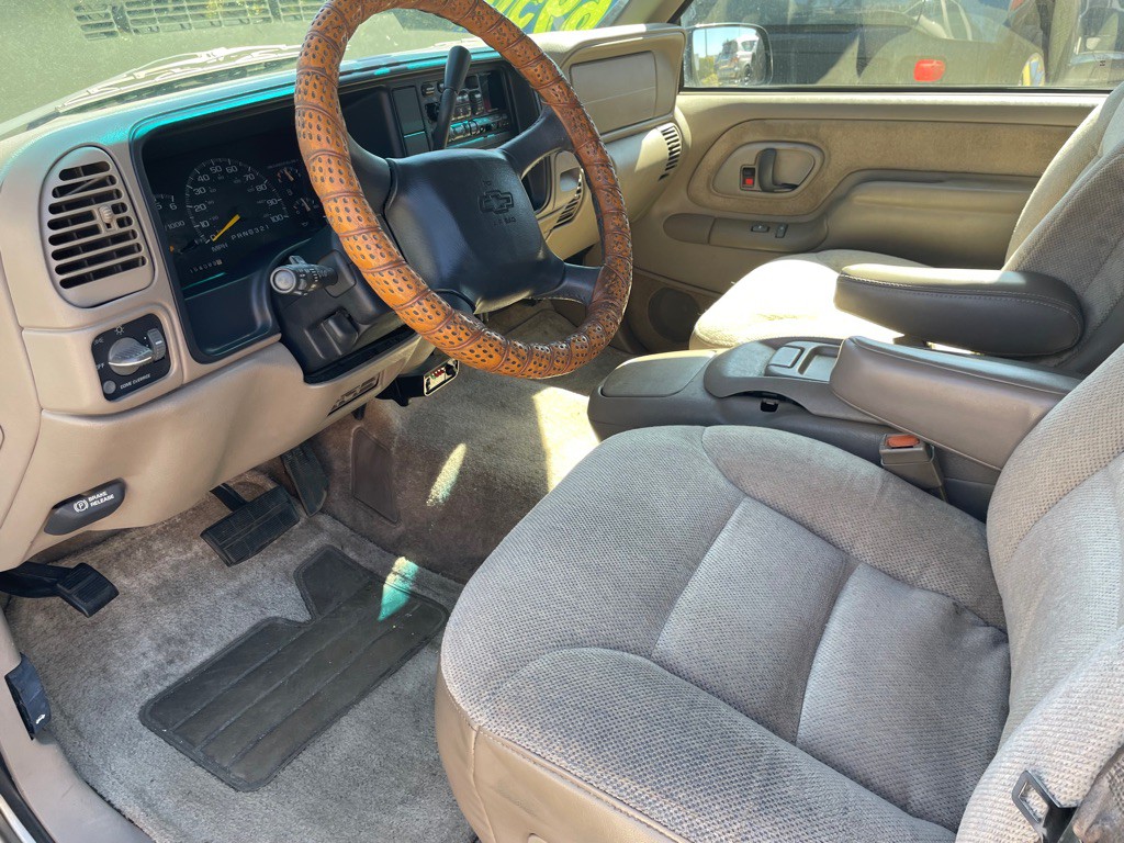 2000 Chevrolet Tahoe Image 7