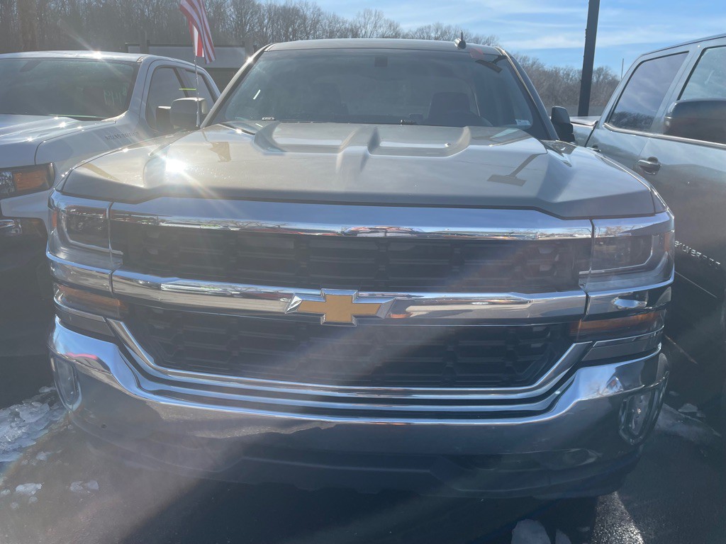 2017 Chevrolet Silverado 1500 Image 2