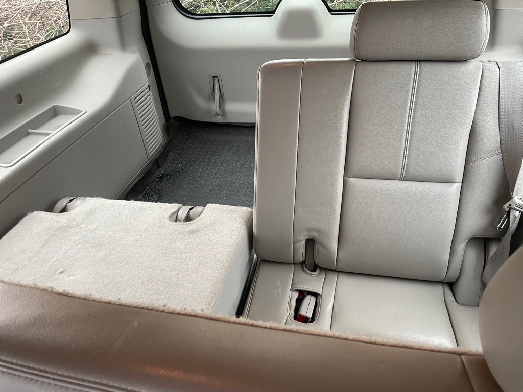 2011 Chevrolet Suburban Image 9