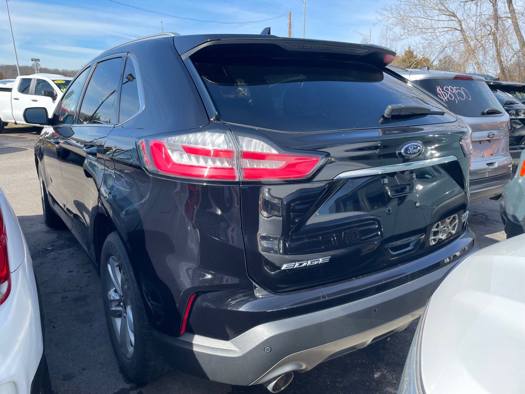 2019 Ford Edge Image 4