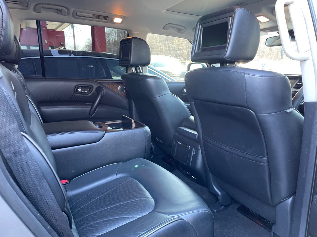 2014 INFINITI QX80 Image 9