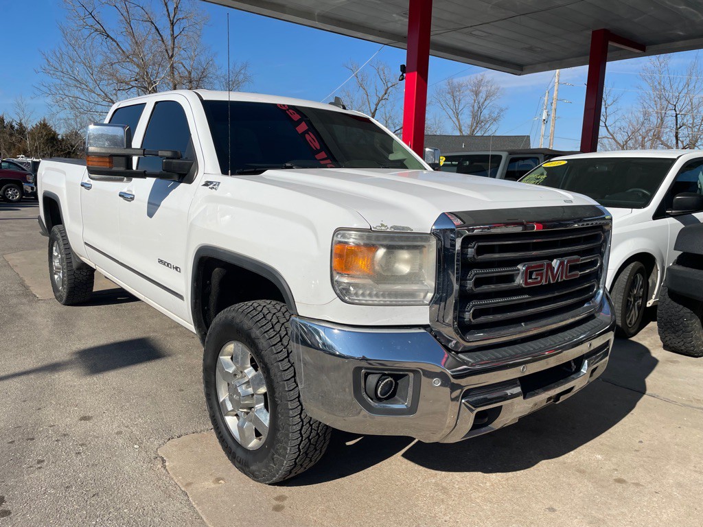 2015 GMC Sierra Image 2