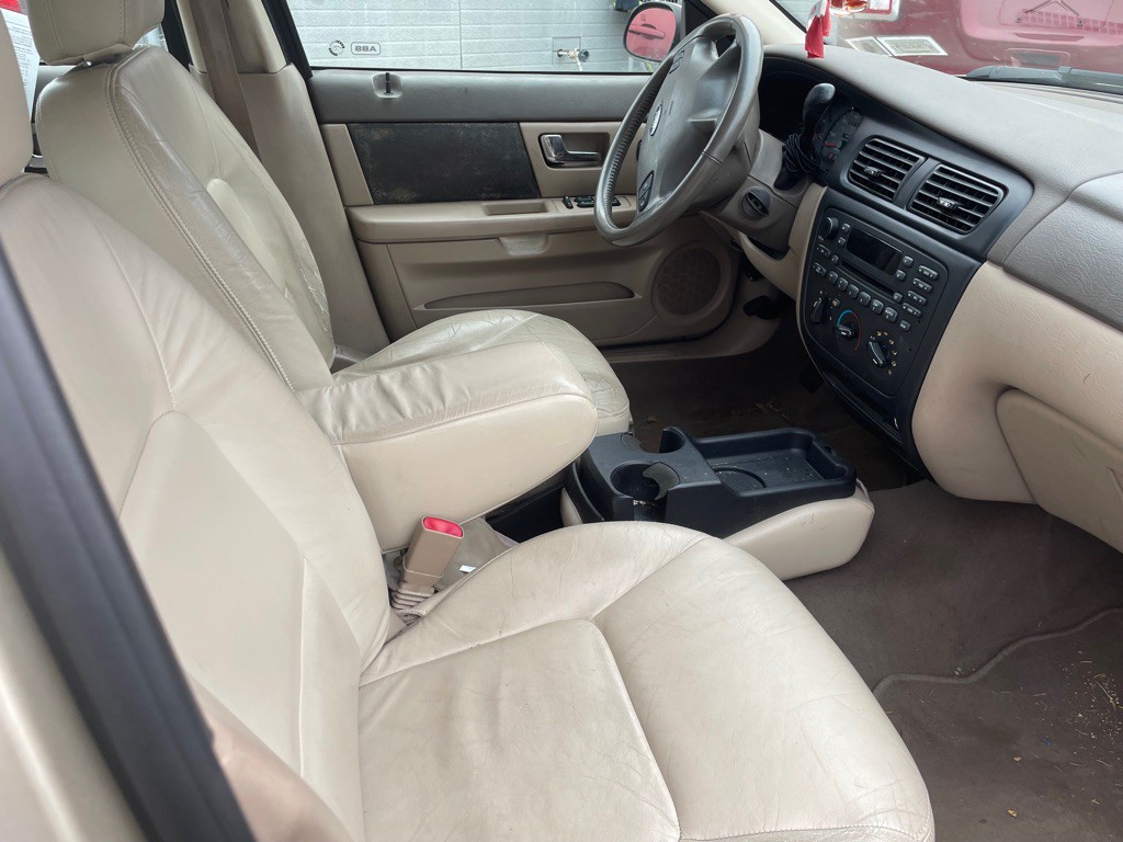 2001 Ford Taurus Image 9