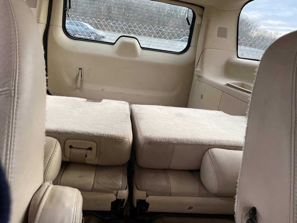 2007 Cadillac Escalade Image 10