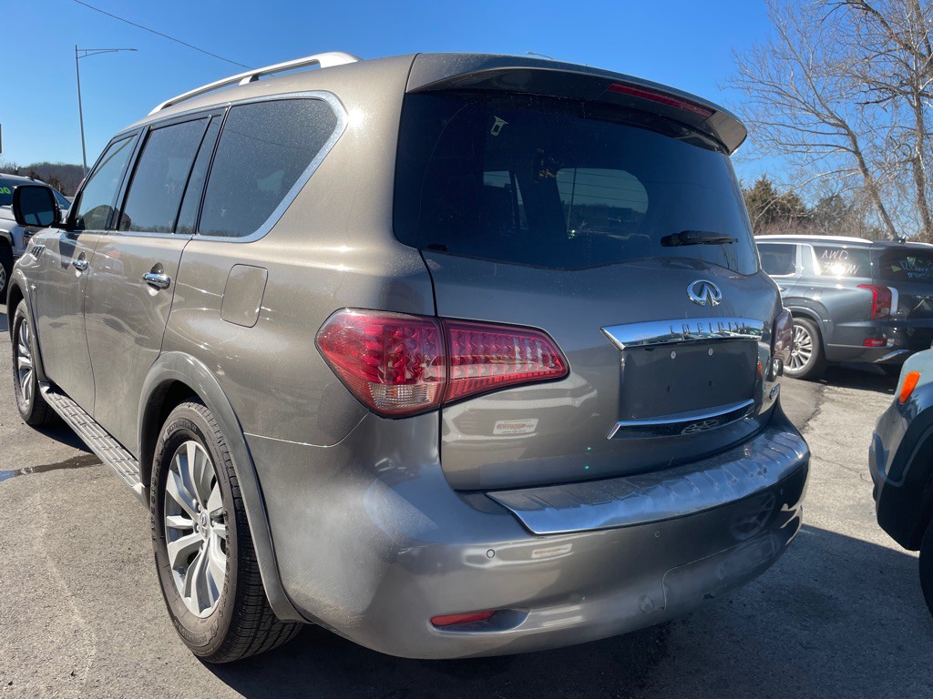 2017 INFINITI QX80 Image 5