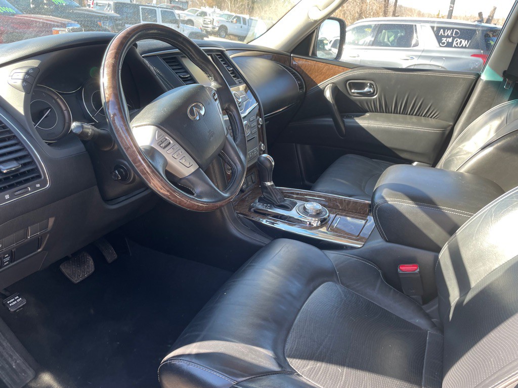 2017 INFINITI QX80 Image 6