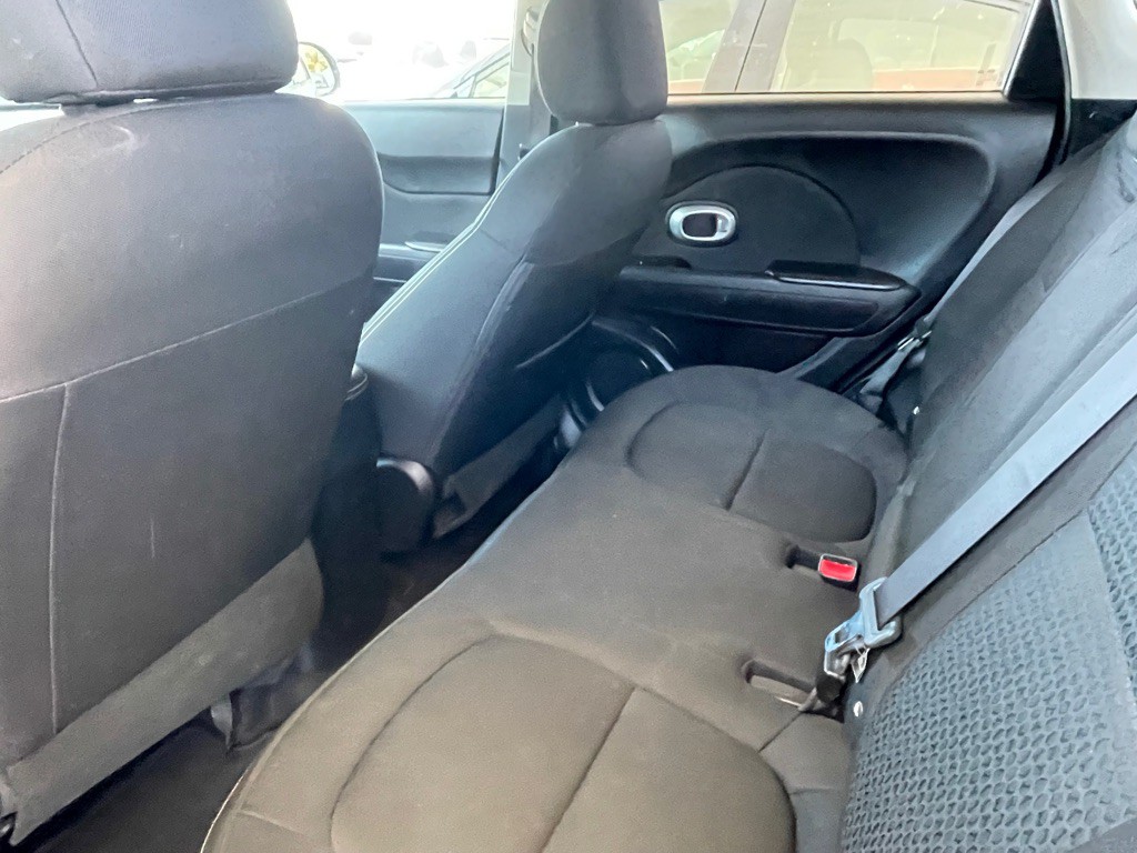 2016 Kia Soul Image 8