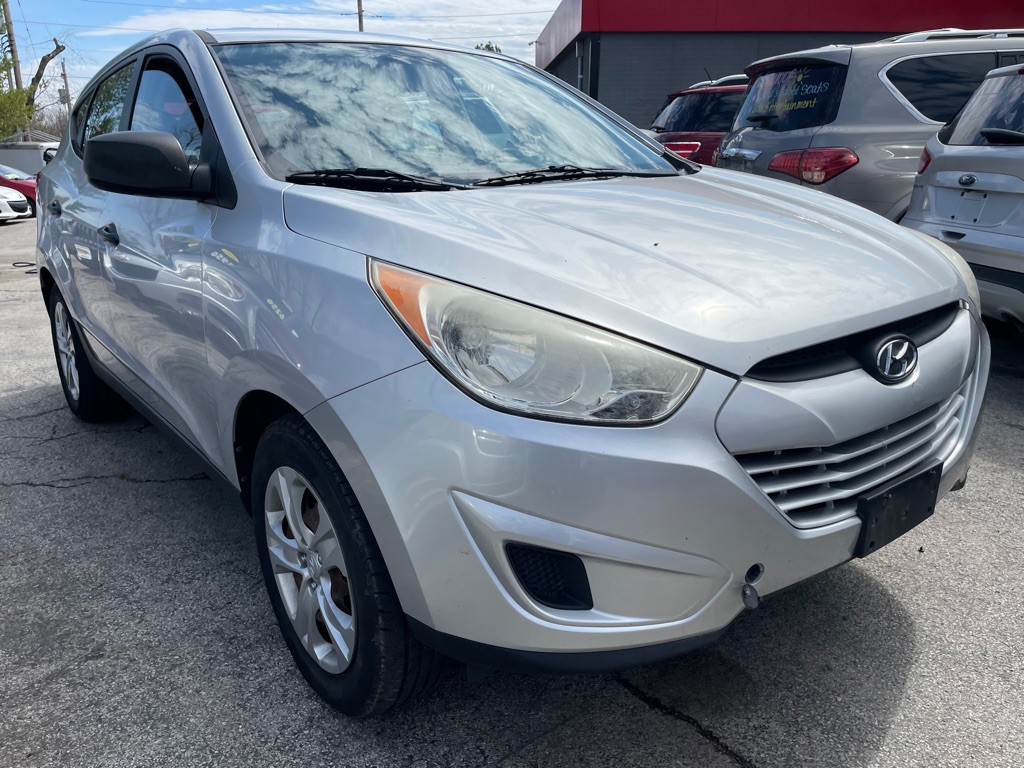 2010 Hyundai Tucson Image 1