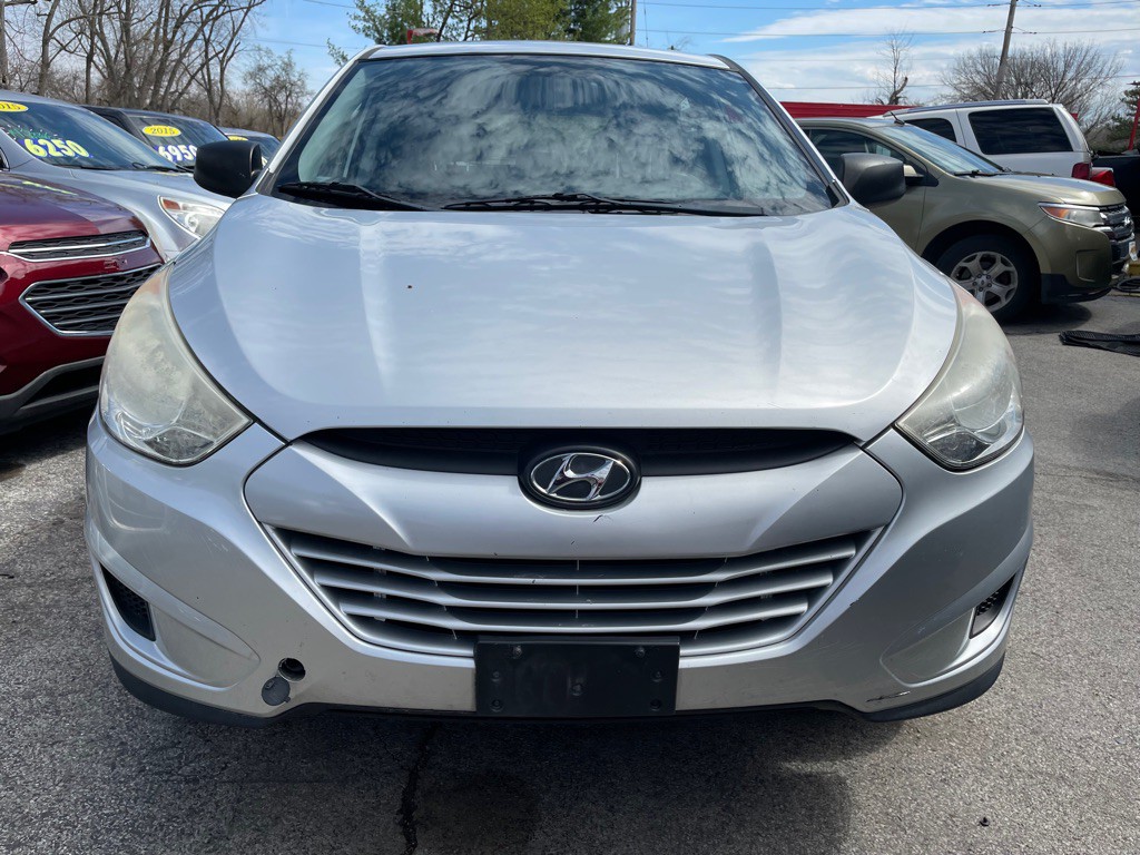 2010 Hyundai Tucson Image 2