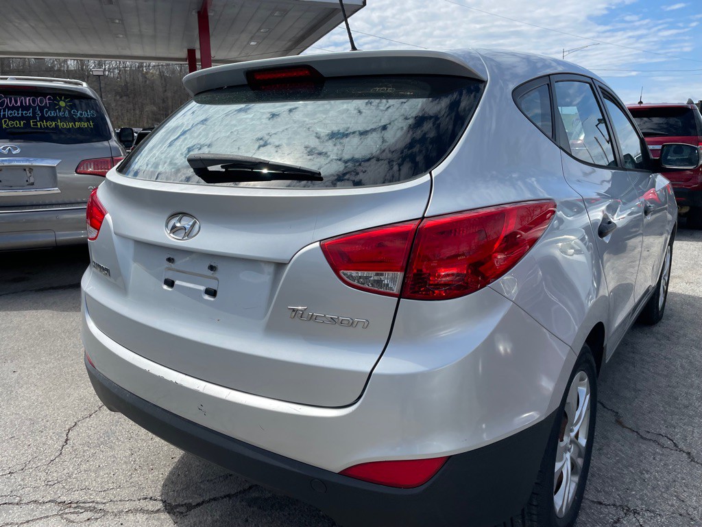 2010 Hyundai Tucson Image 5