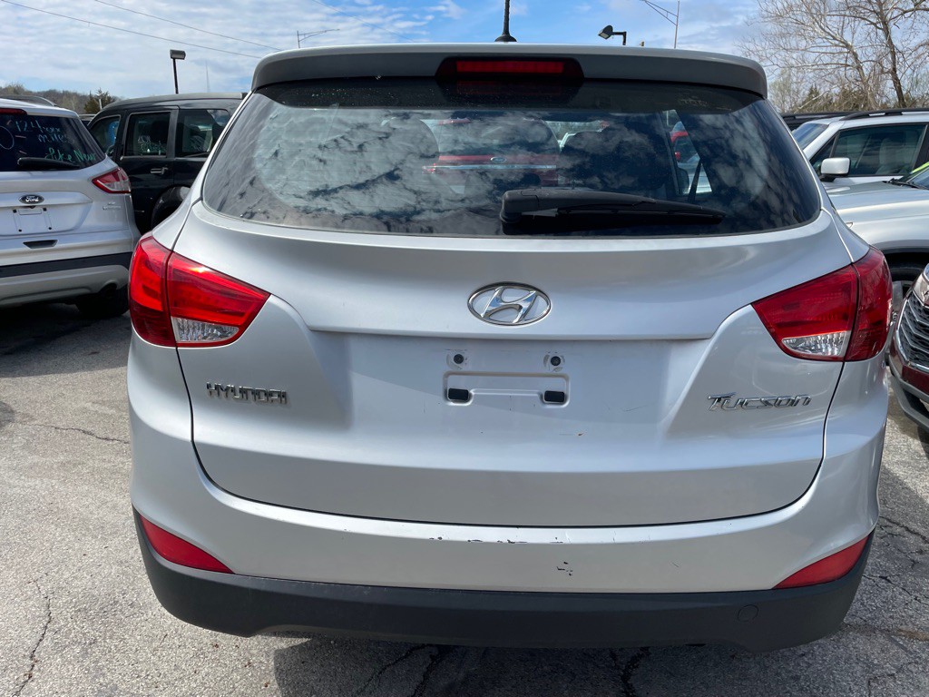 2010 Hyundai Tucson Image 6